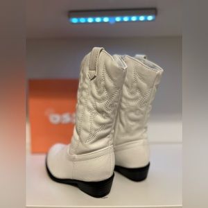 Toddler cowgirl boots size 9